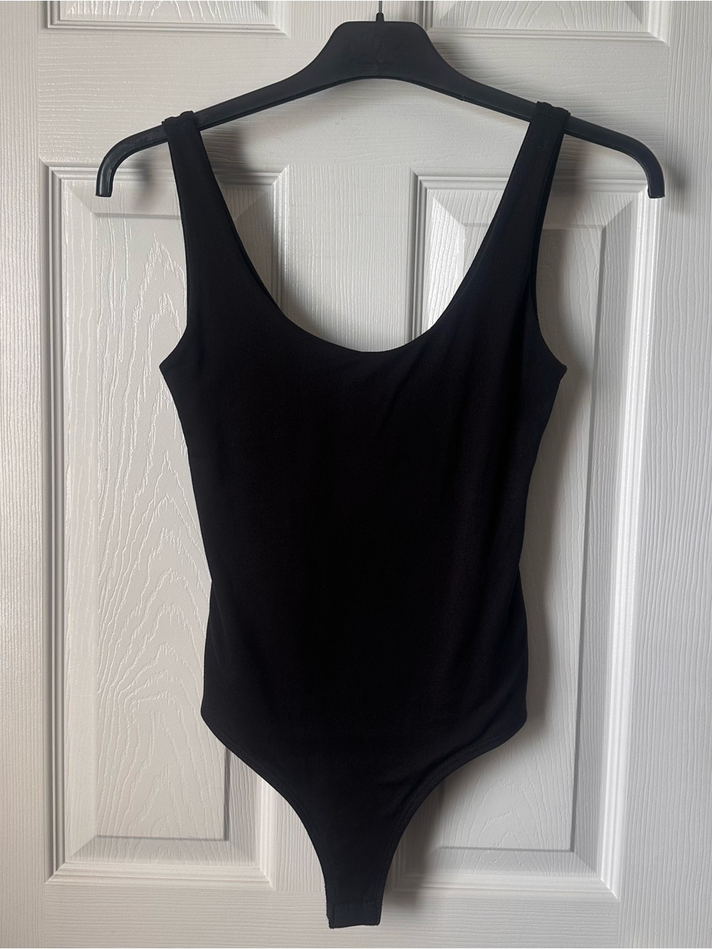 Sincerely Jules Scoop neck Black Bodysuit
Size XS
